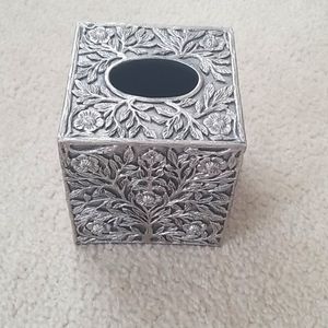 Nicole Miller tissue holder